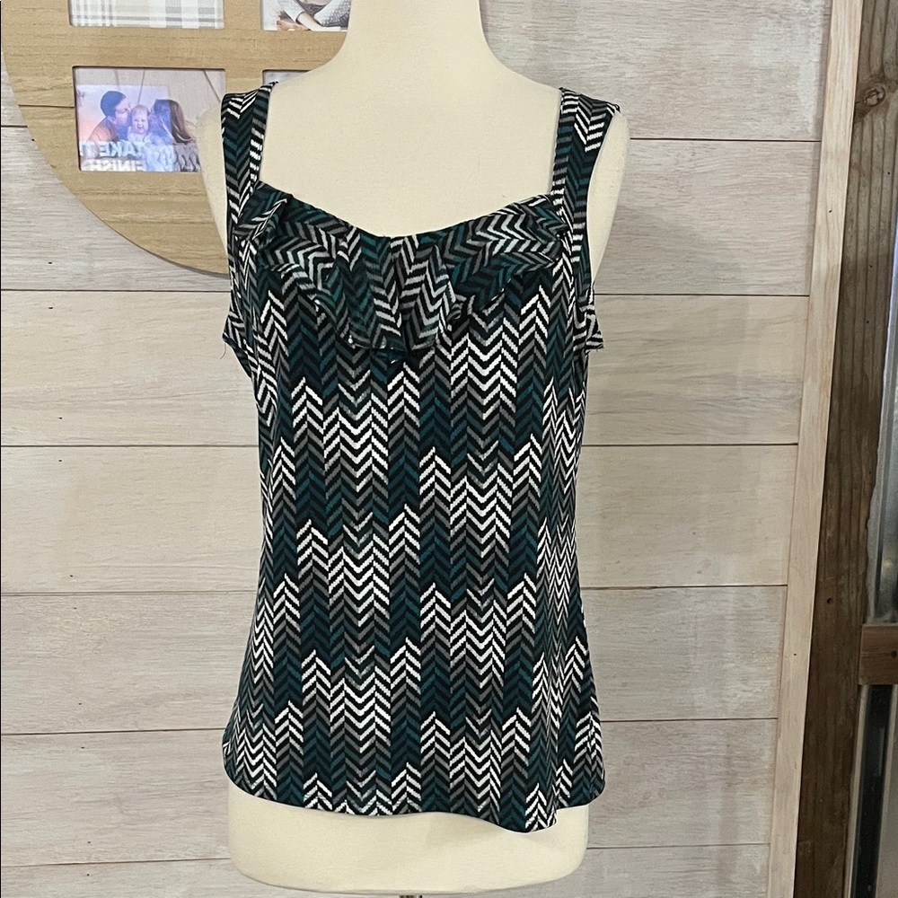 White House Black Market Black and White Chevron Camisole M